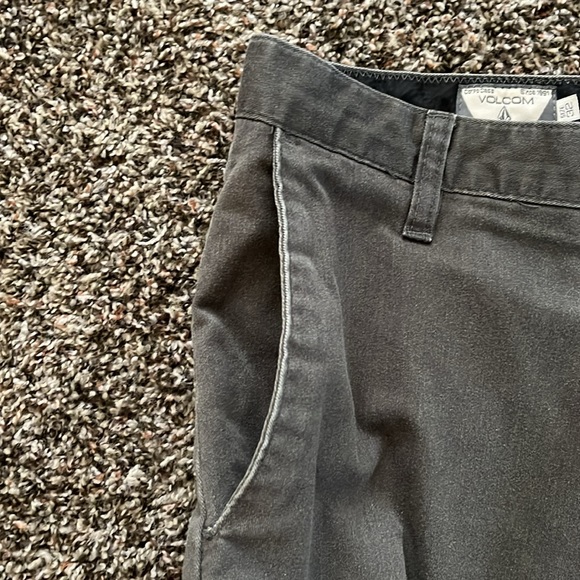 Volcom Corpo Class Gray Shorts with Pockets, Size 32 Skater Activewear Casual - Picture 6 of 13